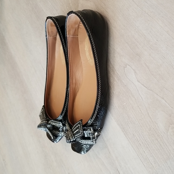 EUC Elie Tahari Black Patent Ballet Flats Size 6 - Picture 3 of 9